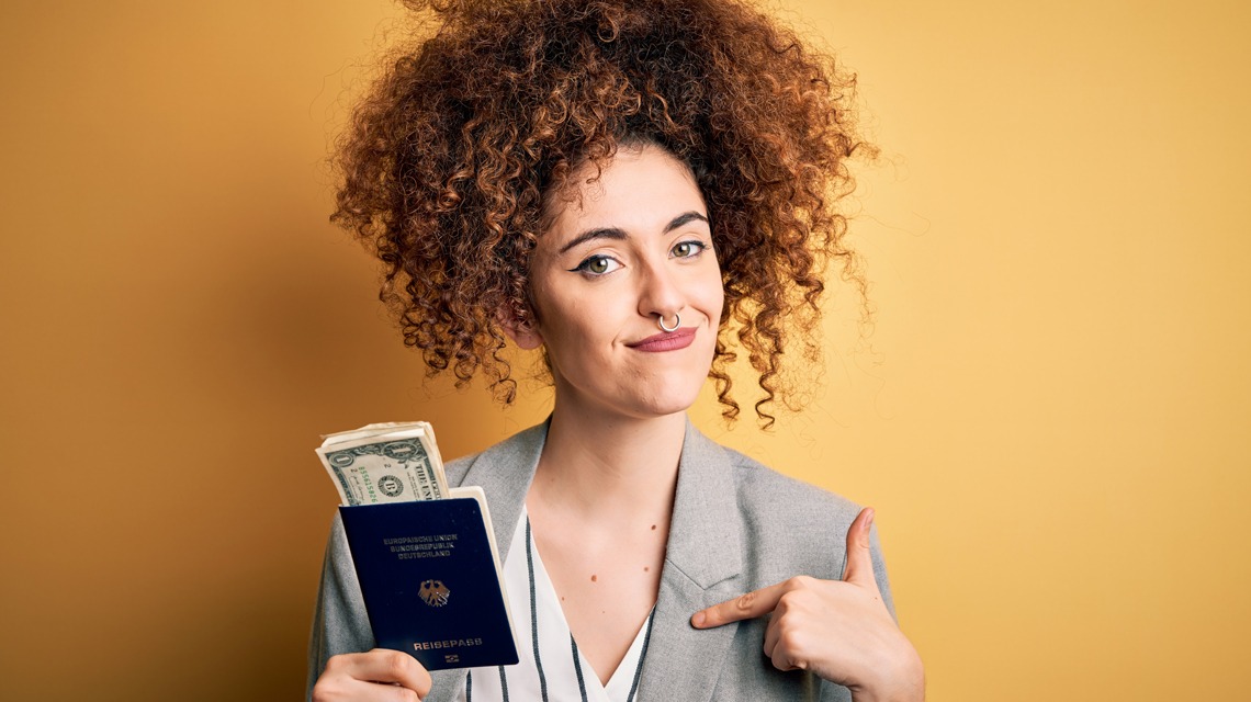 Personalausweis im Ausland weg und Reisepass abgelaufen: Wie man richtig reagiert